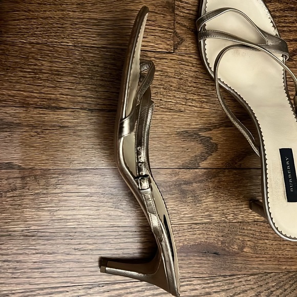 Burberry Gold Leather Strap Slide Sandals Size 40 1/2 - Picture 2 of 4